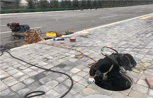 污水管道水下作業